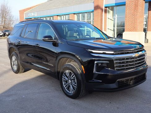 New 2026 Chevrolet Traverse LT w/ Driver Confidence Package image 3