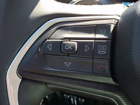 Certified 2023 Jeep Grand Cherokee Altitude AWD/4WD image 21