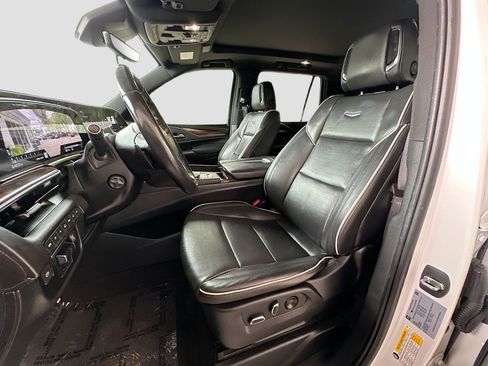 Used 2022 Cadillac Escalade Premium Luxury w/ Performance Package AWD/4WD image 22