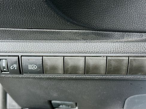 Used 2025 Toyota Corolla LE image 16