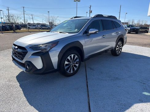 Certified 2025 Subaru Outback Touring XT image 3
