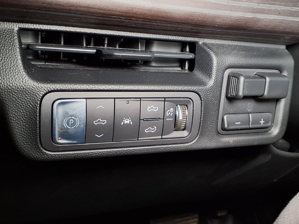 Certified 2026 GMC Sierra EV Denali AWD/4WD image 13