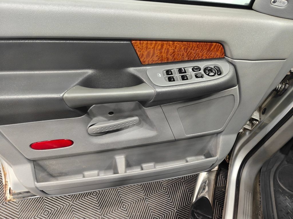 Used 2007 Dodge Ram 3500 Truck Laramie RWD image 31