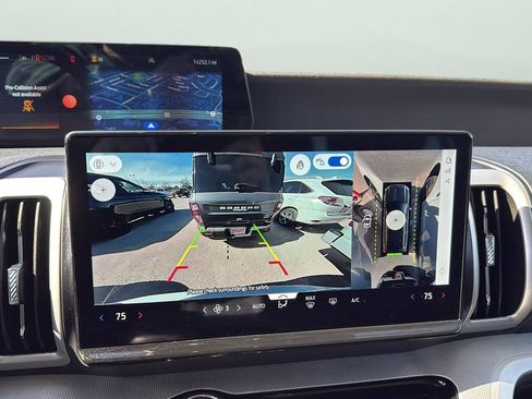 Used 2025 Ford Expedition Active image 19