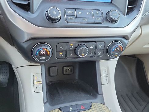 Used 2019 GMC Acadia Denali w/ Technology Package image 18