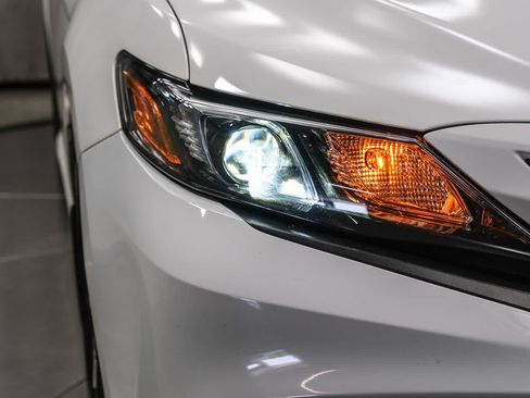 Used 2023 Toyota Camry SE FWD image 13