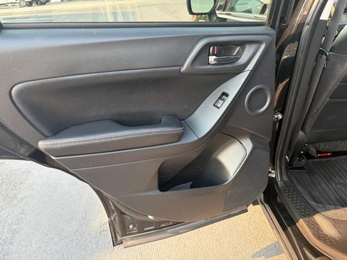 Used 2015 Subaru Forester 2.5i Limited AWD/4WD image 18