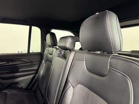 Used 2023 Jeep Grand Cherokee Altitude image 27