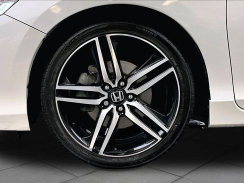 Used 2016 Honda Accord Sport image 10