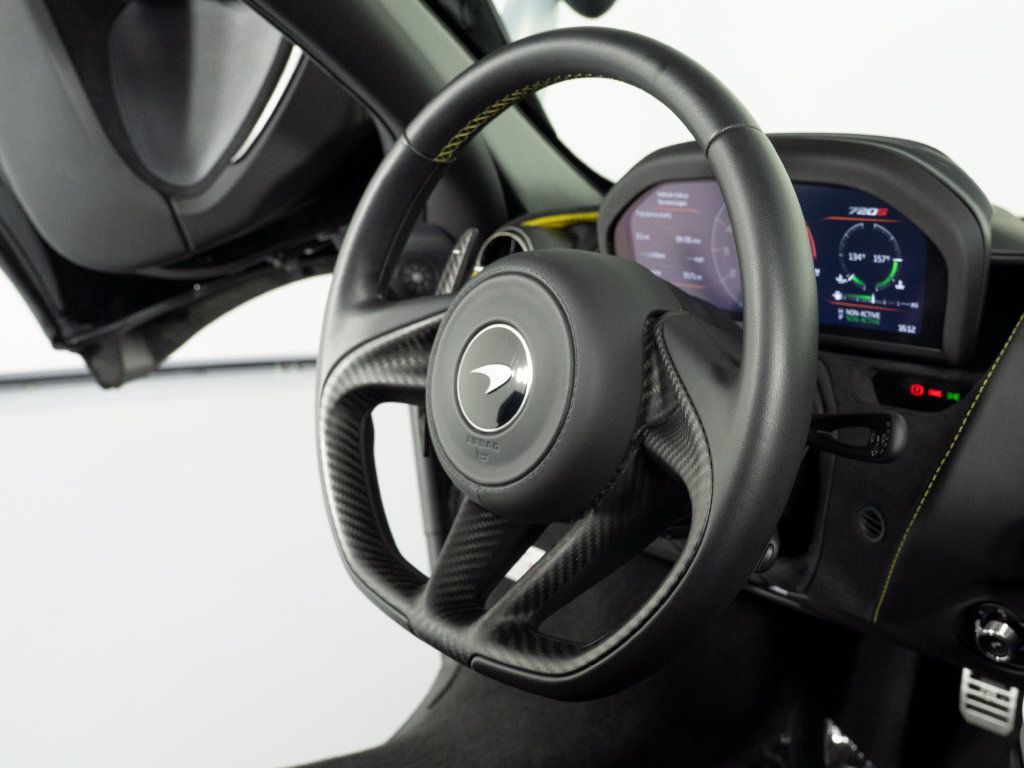 Used 2020 McLaren 720S Performance RWD image 30