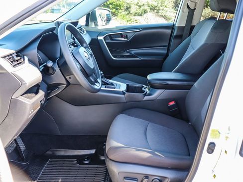 Certified 2022 Toyota RAV4 XLE w/ Convenience Package FWD image 22