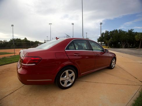 Used 2014 Mercedes-Benz E 350 4MATIC Sedan image 10