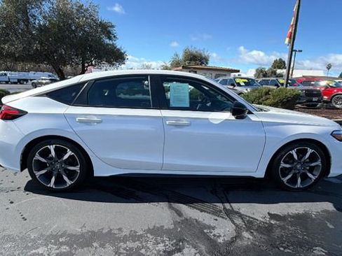 Used 2025 Honda Civic Sport image 3