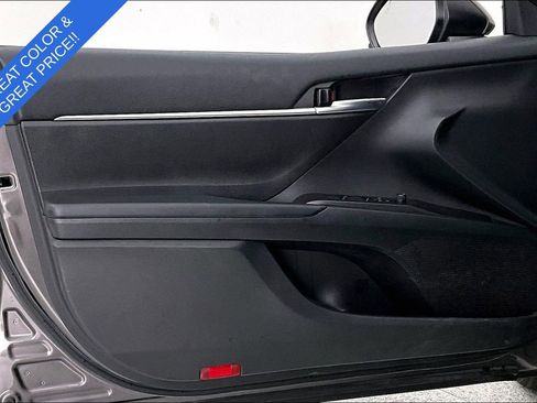 Used 2021 Toyota Camry LE FWD image 18