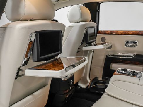 Used 2010 Rolls-Royce Ghost image 11
