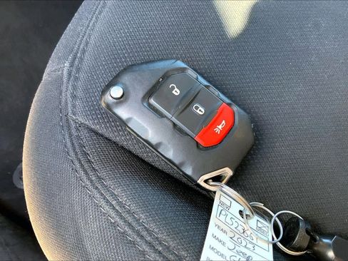 Used 2023 Jeep Gladiator Overland image 14