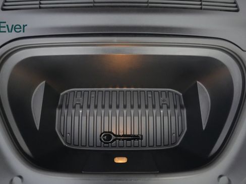 Used 2025 Tesla Model Y Long Range RWD image 25