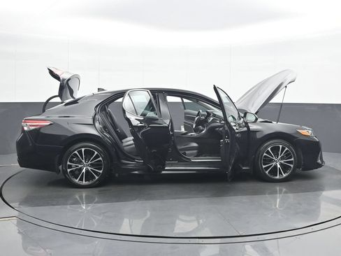 Used 2019 Toyota Camry SE w/ Protection Package (Q2) FWD image 37