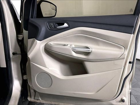 Used 2018 Ford Escape Titanium image 25