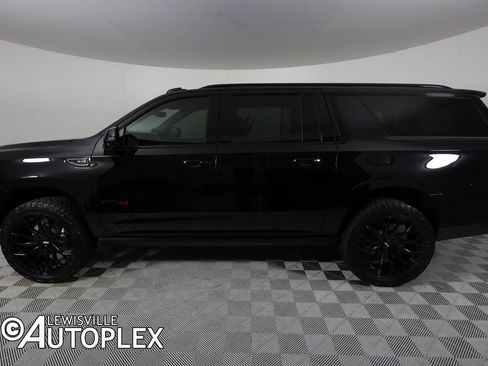 Used 2025 GMC Yukon XL AT4 Ultimate image 8