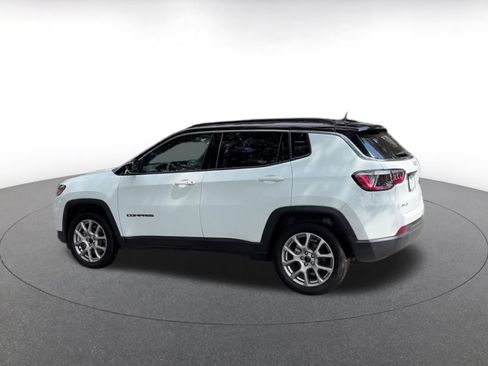 Used 2025 Jeep Compass Limited AWD/4WD image 8
