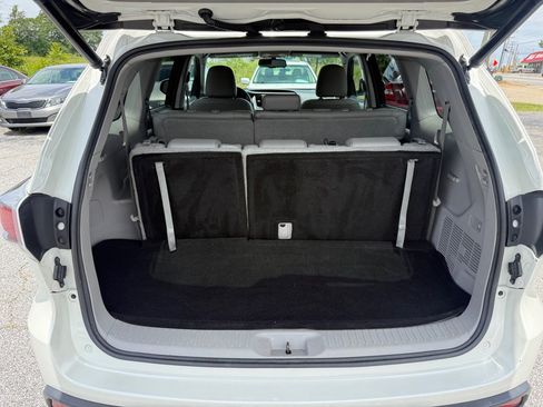 Used 2016 Toyota Highlander XLE FWD image 15