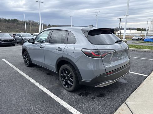 Used 2024 Honda HR-V Sport image 3