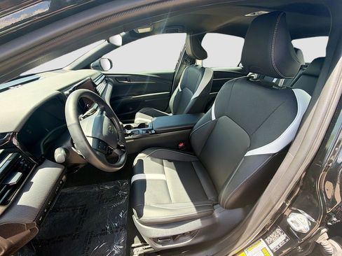 Used 2026 Toyota Camry SE FWD image 13