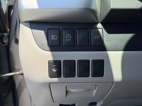 Used 2018 Toyota Highlander Plus w/ Preferred Accessory Package AWD/4WD image 29