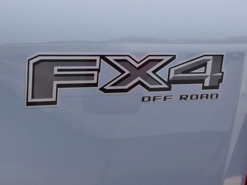 Used 2024 Ford F250 Lariat w/ Lariat Ultimate Package AWD/4WD image 12