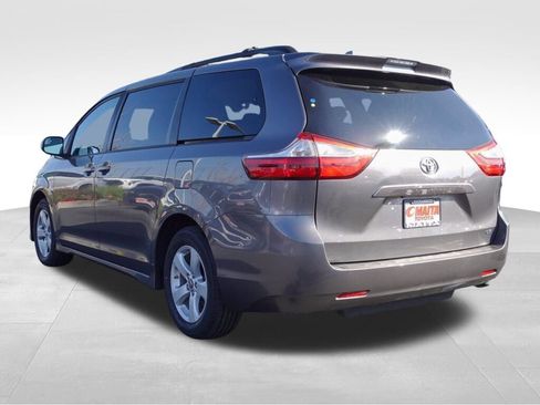 Certified 2018 Toyota Sienna LE image 6