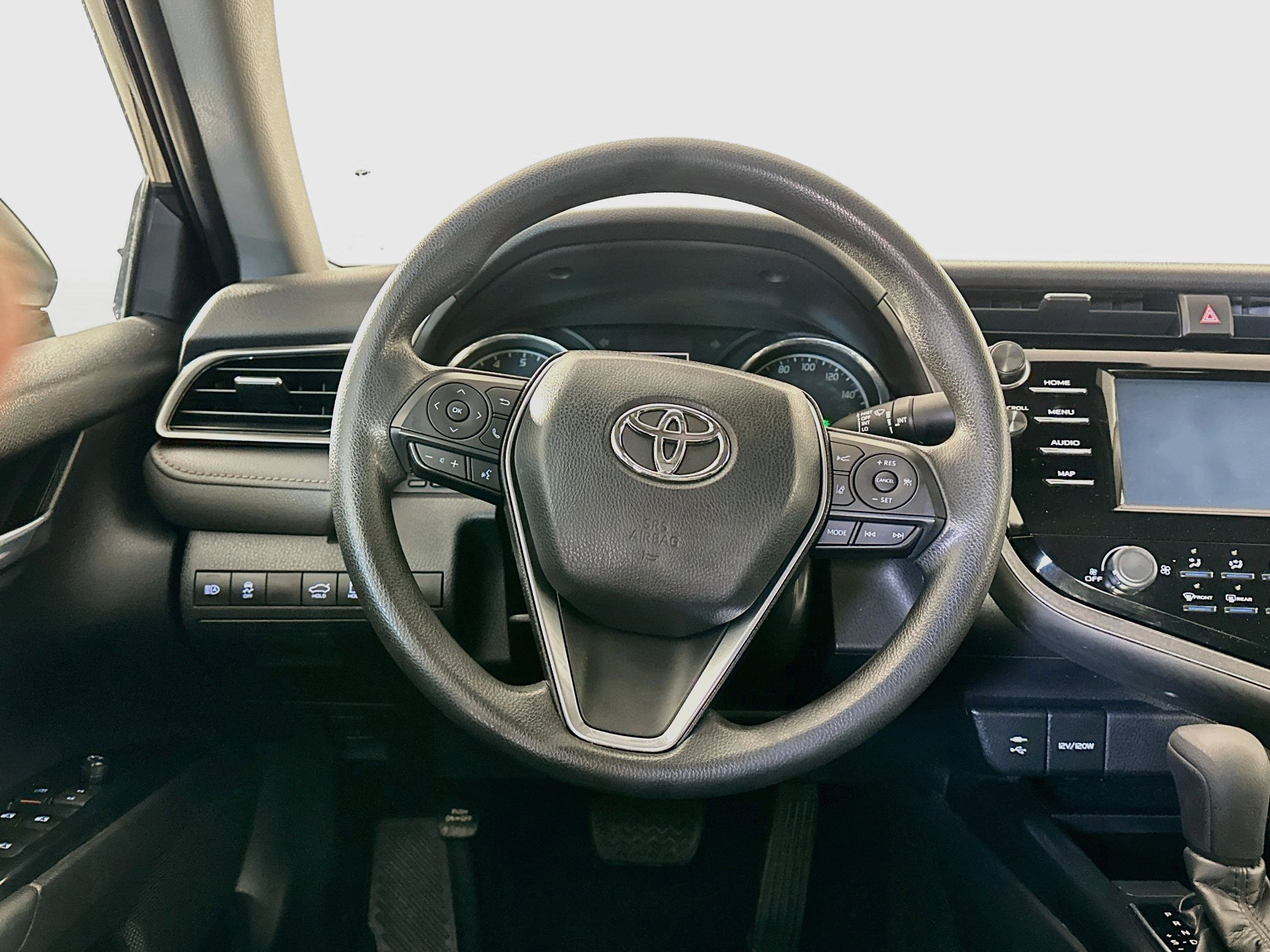 Used 2019 Toyota Camry LE FWD image 17