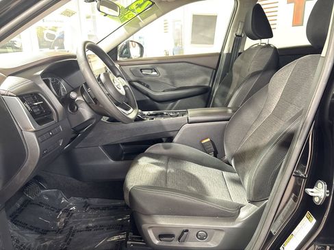 Used 2023 Nissan Rogue SV image 11