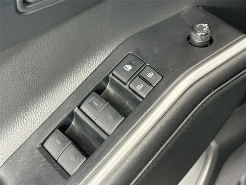 Certified 2023 Toyota Highlander LE image 28