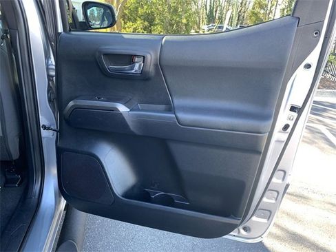 Certified 2016 Toyota Tacoma TRD Sport image 11