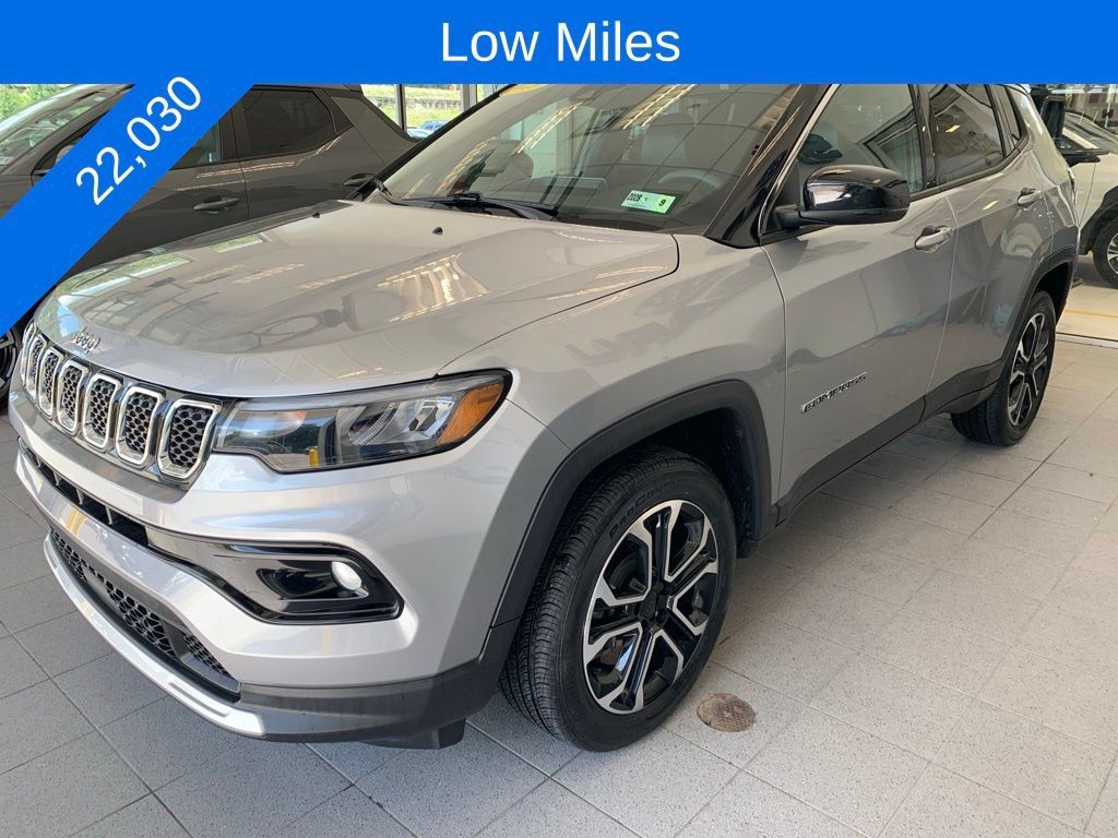 Used 2023 Jeep Compass Limited AWD/4WD image 2