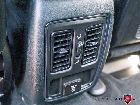 Used 2022 Jeep Grand Cherokee Laredo X AWD/4WD image 36