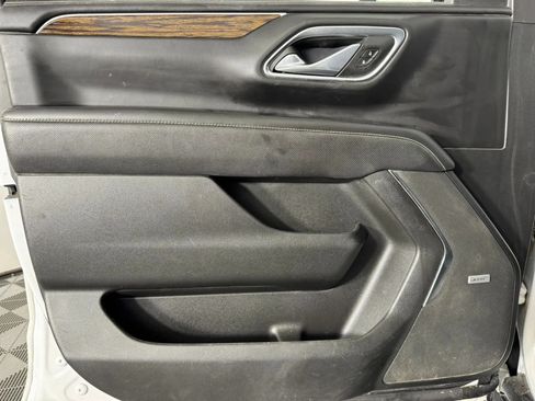 Used 2023 Chevrolet Suburban Premier AWD/4WD image 39