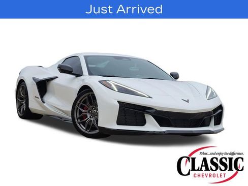 Used 2026 Chevrolet Corvette Z06 RWD image 3
