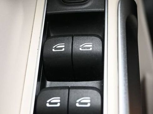 Used 2020 Mercedes-Benz GLB 250 w/ Premium Package image 30
