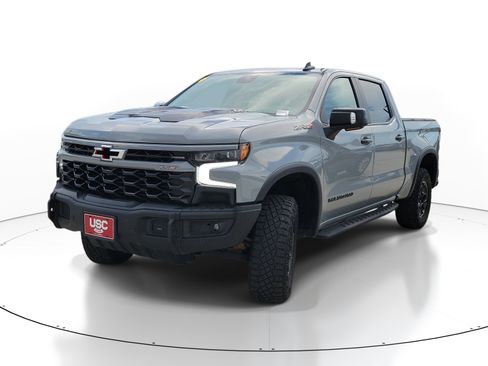 Used 2024 Chevrolet Silverado 1500 ZR2 w/ ZR2 Bison Edition AWD/4WD image 3