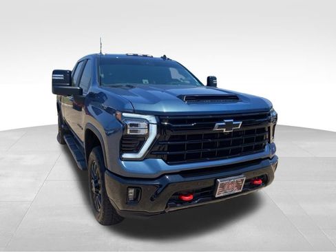 Used 2025 Chevrolet Silverado 2500 LT w/ Trail Boss Package AWD/4WD image 5
