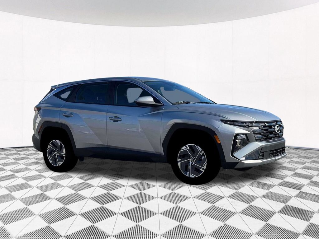 New 2026 Hyundai Tucson Blue SE w/ Tow & Go Package AWD/4WD image 16