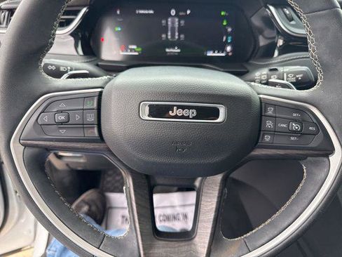 Used 2022 Jeep Grand Cherokee Limited 4xe image 19