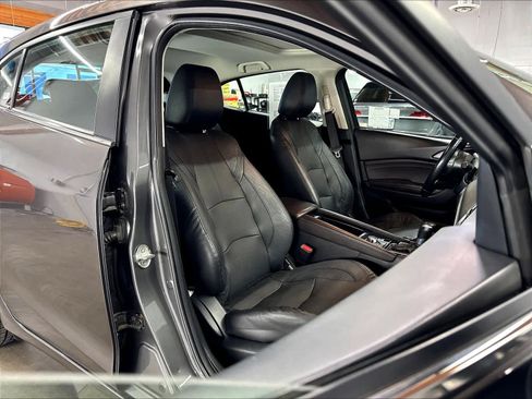 Used 2017 MAZDA MAZDA3 Grand Touring FWD image 10