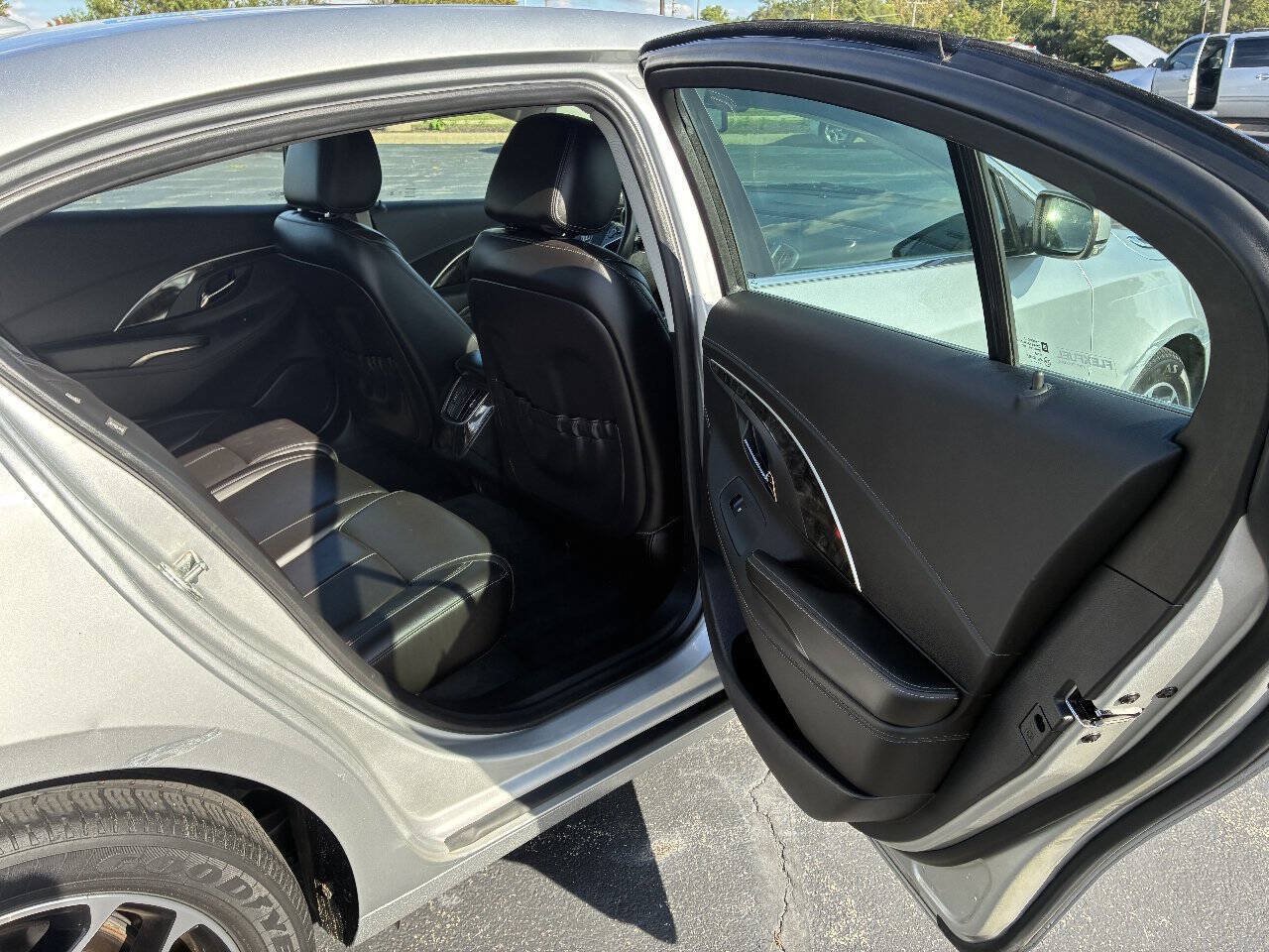 Used 2016 Buick LaCrosse Sport Touring FWD image 19