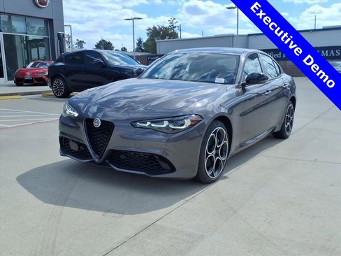 New 2025 Alfa Romeo Giulia AWD image 2