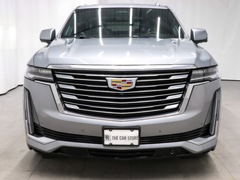 Used 2024 Cadillac Escalade Premium Luxury Platinum image 2