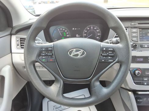 Used 2016 Hyundai Sonata SE FWD image 11