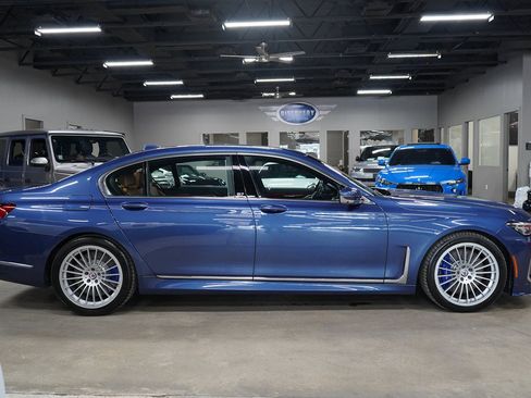 Used 2022 BMW ALPINA B7 xDrive w/ Luxury Rear Seating Package AWD/4WD image 6